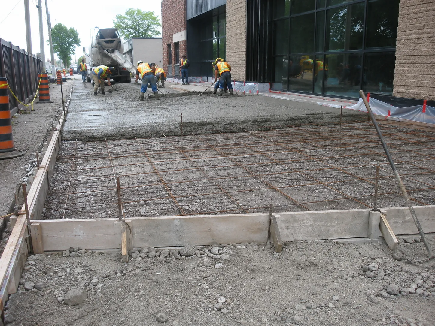 The Markham market for commercial concrete patios and landings for Commercial Concrete Patios and Landings in Markham